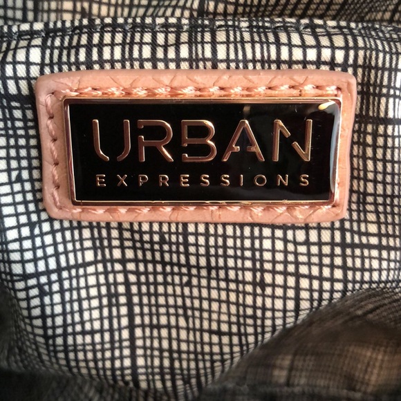 Cute soft pink crossbody bag - Picture 3 of 7